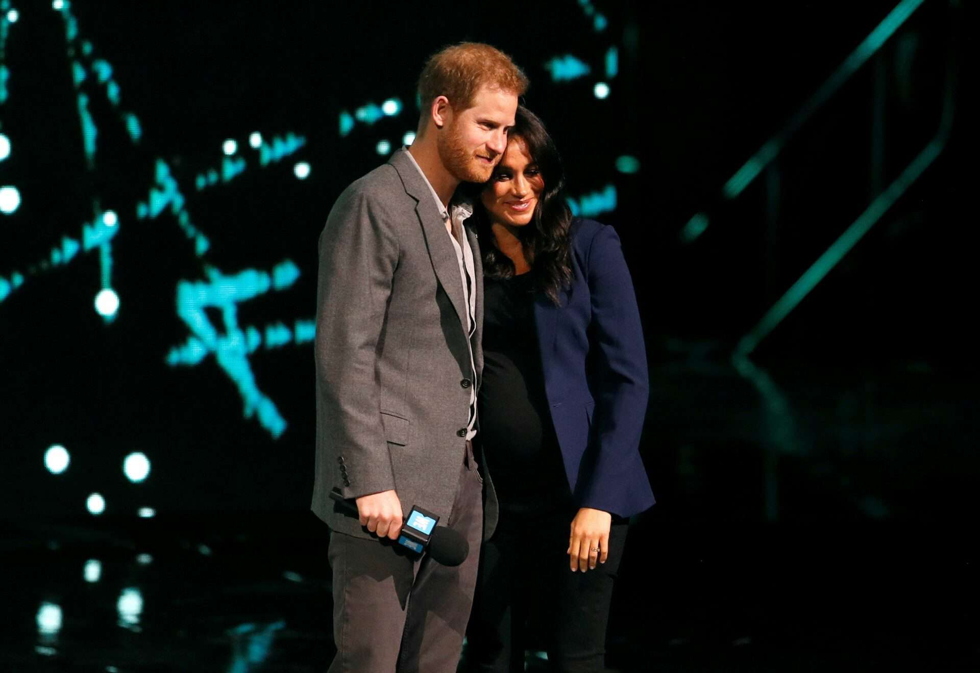 Meghan Markle Makes Surprise Appearance At We Day Uk - Dress Like A Duchess