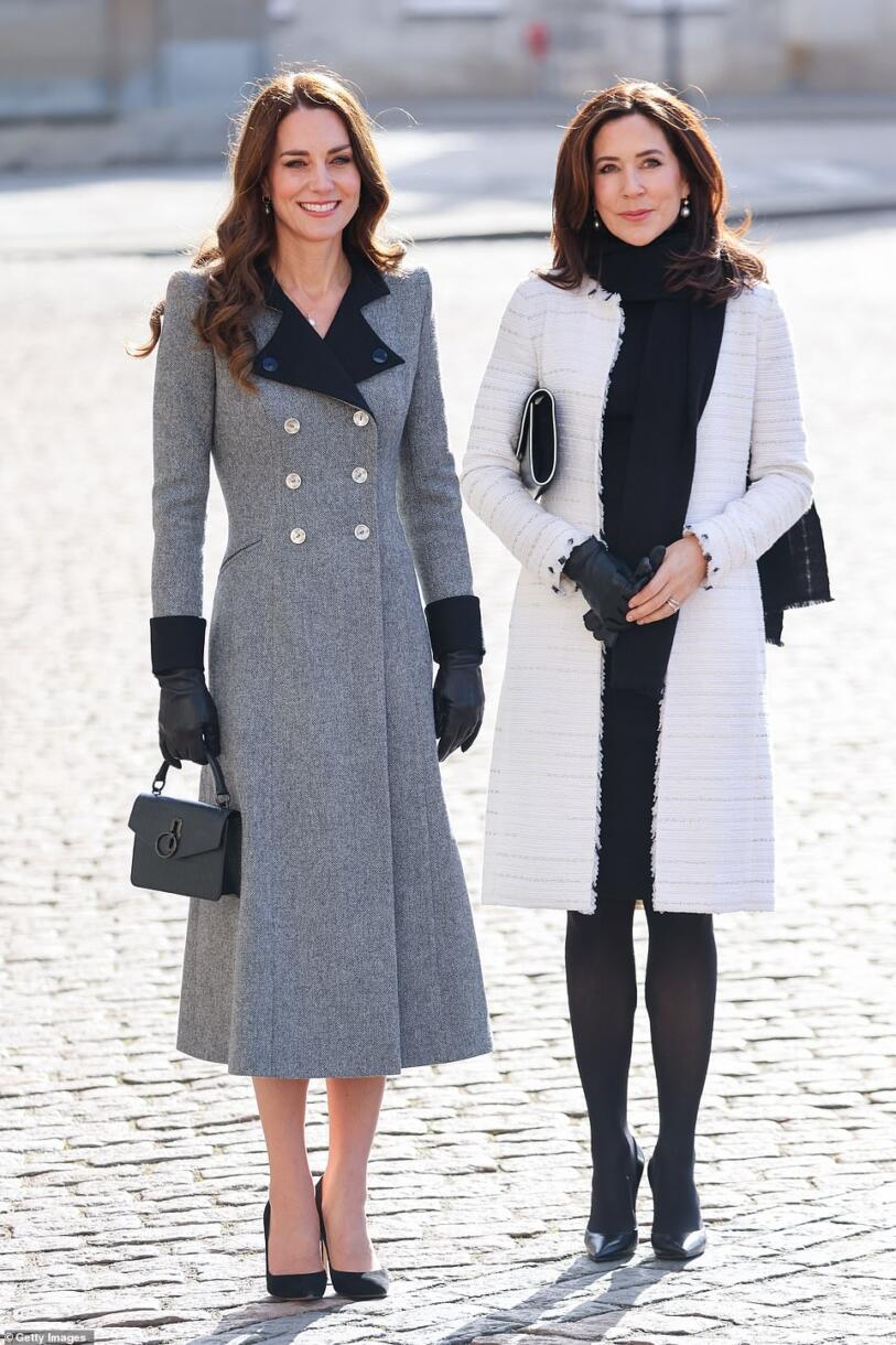 Kate Middleton's 12 Mulberry handbags (Plus her coats & dresses)