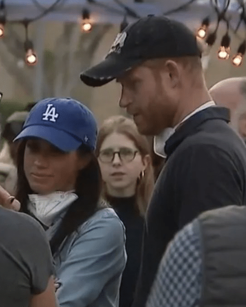 Meghan Markle Supports LA Wildfire Victims in Pasadena - Dress Like A  Duchess