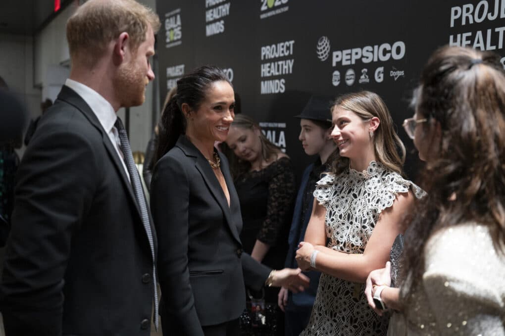 Meghan Markle Wears Armani to Receive Award in New York - Dress Like A  Duchess